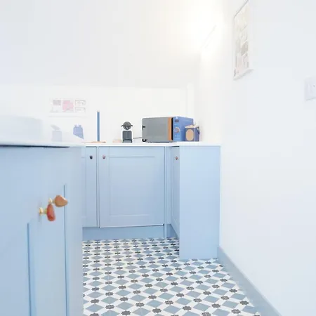Sunset View, 2 Bedrooms In The Heart Of Holt With Parking Exterior photo