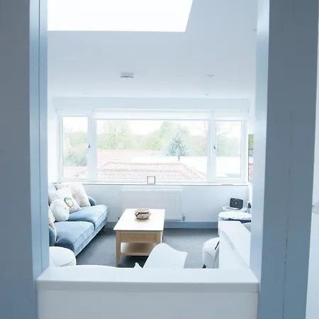 Sunset View, 2 Bedrooms In The Heart Of Holt With Parking Exterior photo