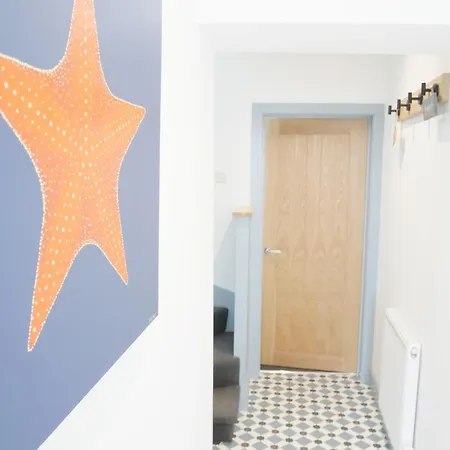 Sunset View, 2 Bedrooms In The Heart Of Holt With Parking Exterior photo