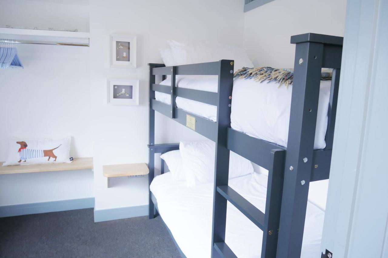 Sunset View, 2 Bedrooms In The Heart Of Holt With Parking Apartment