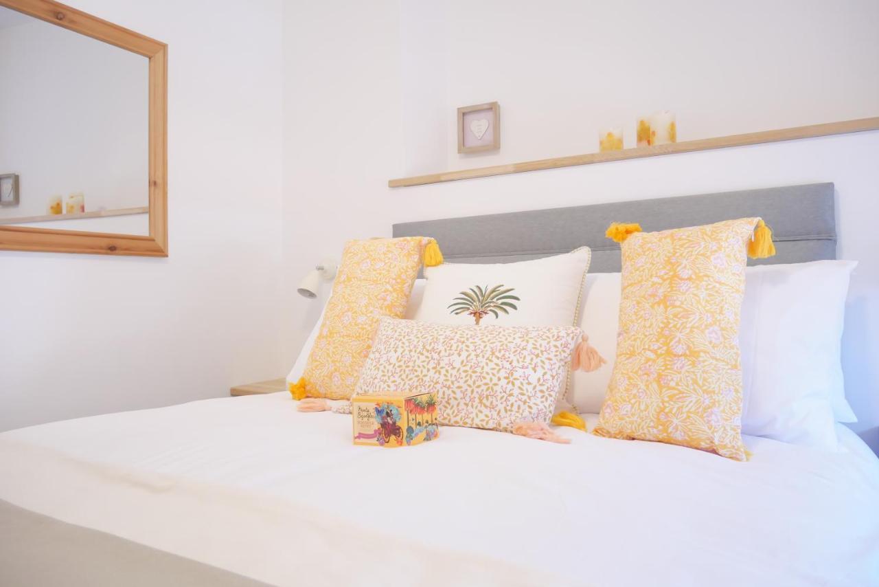 Sunset View, 2 Bedrooms In The Heart Of Holt With Parking Apartment